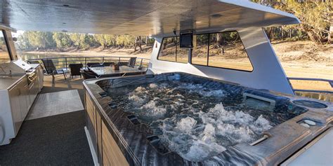 Houseboats for Hire | Murray River Echuca | Echuca Luxury Houseboats