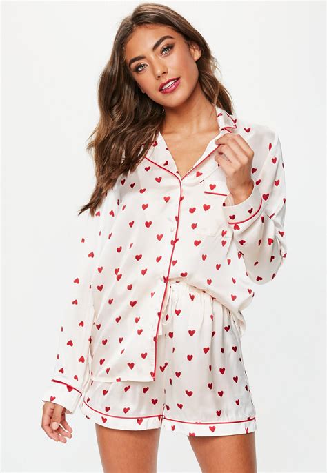 White Heart Print Satin Long Sleeve Pyjama Set Missguided Roupas Pijamas Moda Intima