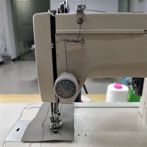 Intelligent Cloth Feeding Lockstitch Sewing Machine Is Smooth And Continuous Needle Sealing