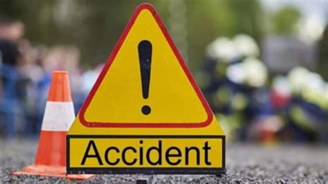 One Dead Two Injured After Speeding Suv Hits Divider On Noida