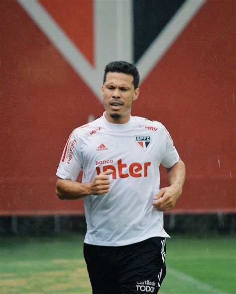 Hernanes Testa Positivo Para Coronav Rus E Desfalca O S O Paulo S O