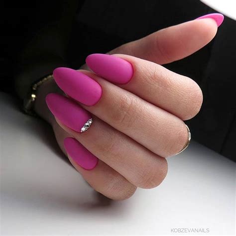 23 Elegant Nail Designs and Ideas for Oval Nails - StayGlam