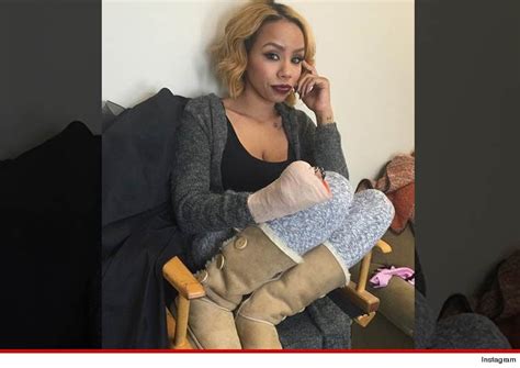 6 Hot Sexy Morgan Hardman Bikini Pics