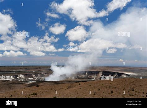 Eruption of Halema'uma'u Crater, Hawaii Volcanoes National Park, Big ...