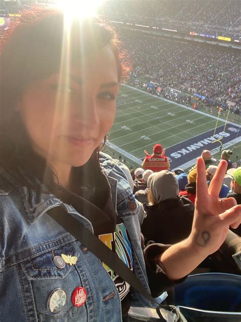 My first game yesterday xoxo : r/Seahawks