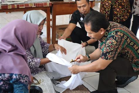 Perajin Batik Diminta Ciptakan Motif Khas Pemerintah Provinsi Jawa Tengah