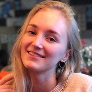 Hot Sexy Arina Samotaeva Bikini Pics