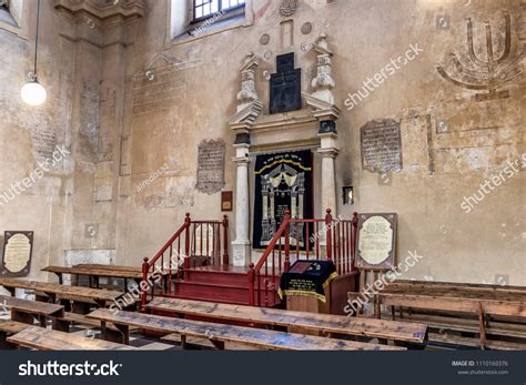 Synagogue Interior: Over 4,482 Royalty-Free Licensable Stock Photos ...