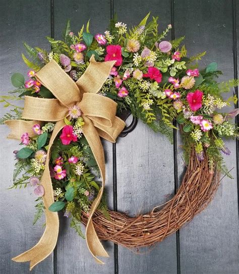 Lively Spring Wreath Designs That Will Refresh Your Porch