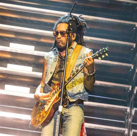 Lenny Kravitz rocks out in solo show in Nashville | National ...