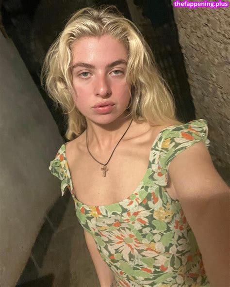 Anais Gallagher Gallagher Anais Nude Onlyfans Photo The