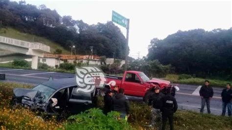 Choque Entre Camionetas Deja Dos Lesionados En Rafael Lucio