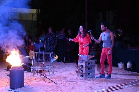 NOCHE MÁGICA EN TOMARES CON LA PERFORMANCE DE CLAUSURA DE LA EXPOSICIÓN