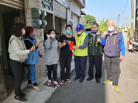 臺南市政府勞工局 勞工局結合五個市級總工會 致贈弱勢職災勞工家庭慰問金