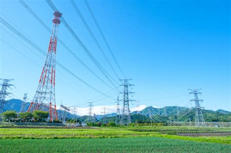 【ホームズ】高圧線に近いとどんな影響がある？ 近くに住むメリットとデメリットを紹介 住まいのお役立ち情報