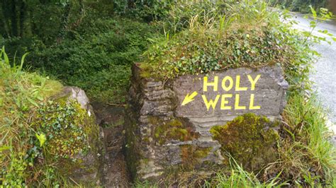 Sign Pointing To A Holy Well By N70 © Phil Champion Cc By Sa20 Geograph Ireland