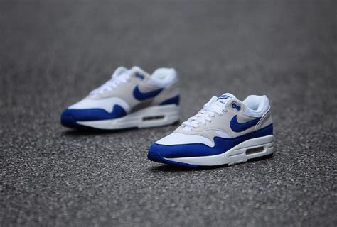 Release Reminder: Another Classic Air Max 1 OG Returns in University ...