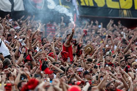 Flamengo dá show e enche os cofres premiação de R 36 milhões