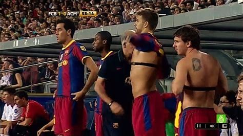 Gerard Piqué kiss on chest 2 - Gerard Piqué Photo (18574917) - Fanpop