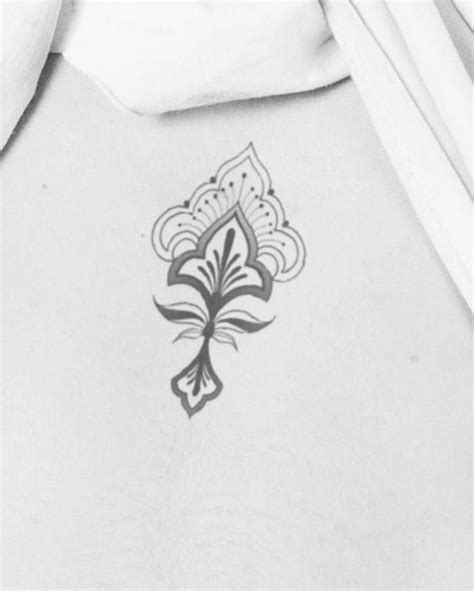 Sternum Tattoo Neck Tattoo I Tattoo Flower Tattoo Semi Permanent Tattoo First Tattoo