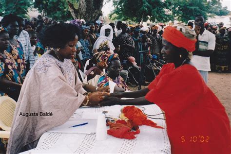 Against FGM in Guinea Bissau Contra MGF na Guiné Bissau Dois rostos da