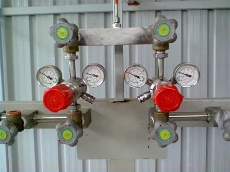 High Pressure Gas Manifold System Capacity 2 X 2 Cylinder At Rs 5500