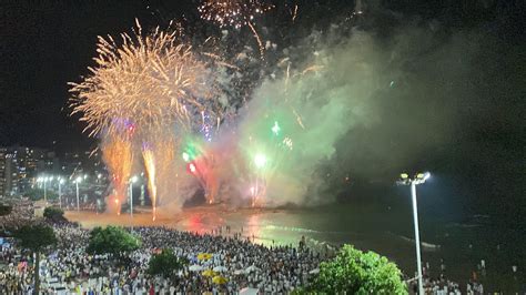 Réveillon Guarapari 2023 na Praia do Morro LOTADO Feliz Ano Novo