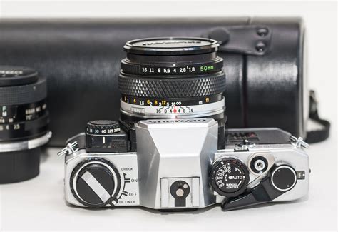 Rolleiflex Sl 35 E Film Camera With 50 Mm F 1 8 Planar Rollei Hft Lens