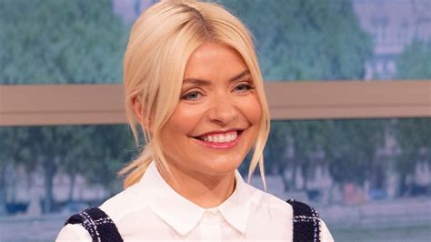 Holly Willoughby Gives Glimpse Into Private Bedroom And Its So Chic