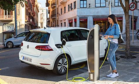 Ladestationen reichen für dreimal so viele E Autos Electrified