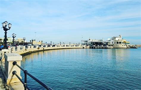 Un Largo Paseo Mar Timo O Una Cueva Gigante En Tres Ciudades De Italia