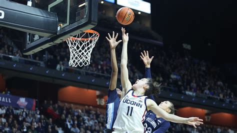 Dorka Juh Sz Lou Lopez S N Chal Uconn Women S Basketball Ncaa