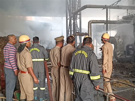 Goods Worth Lakhs Of Rupees Were Burnt To Ashes With Hard Work Firefighters Found Control