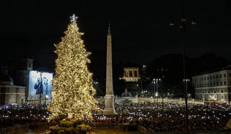 Accensione Albero Di Natale A Piazza Del Popolo Roma Si Illumina Per