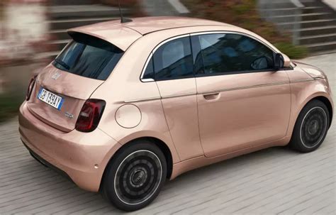 The Strange Fiat 500e 3 1 Electric Car Electric Hunter