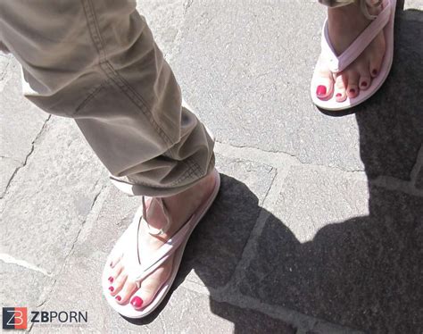 Candid Street Soles ZB Porn