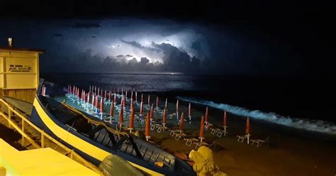 Maltempo Una Notte Tempestosa Violenti Temporali Fulmini A Raffica