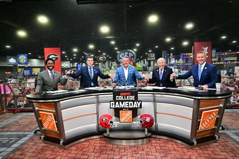 ESPN to Air its 'College GameDay' Ratings Topping Preview Show in ...