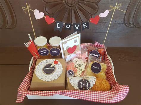 Desayuno San Valentín Cajas Para Desayunos Sorpresa Desayunos De Regalo Caja De Desayuno