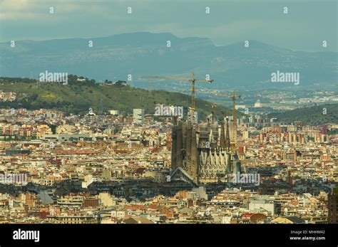 Antoni Gaudi Architektur Barcelona Fotos Und Bildmaterial In Hoher