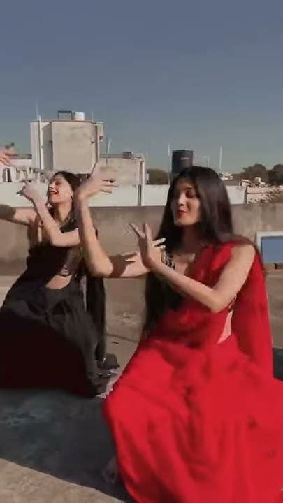 Chammak Challo Red Saree Black Saree Girl Dance Viral Bengali Red