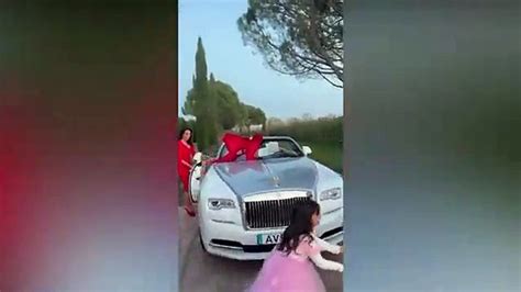 Georgina Rodríguez le regala a Cristiano Ronaldo un lujoso auto de más