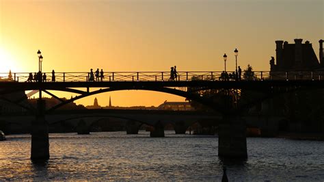 Pont des Arts Paris, designer perfumes