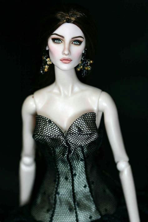 ปักพินโดย Donna Jones ใน Dolls Lisa Ramsammy Ooak