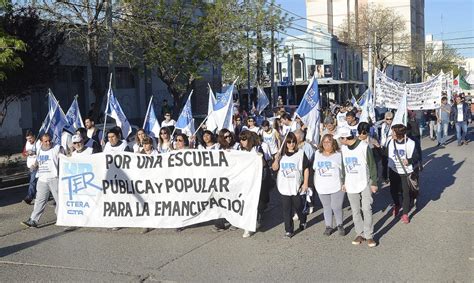 Los Docentes Rionegrinos Anunciaron Paro De Horas Y La Semana Del