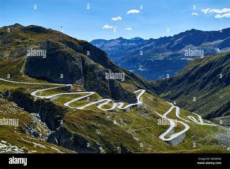 Passare Il Passo Del San Gottardo Immagini E Fotografie Stock Ad Alta