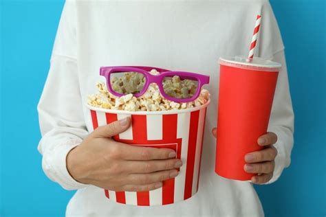 映画館の定番フードはなぜ「ポップコーン」なのか？ 「実は苦手」という人もいるのに マネーポストweb