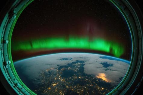 A beleza da aurora boreal capturada através de imagens de satélite