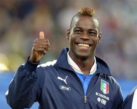 Balotelli Nuova Cresta Artistica Per Super Mario Foto