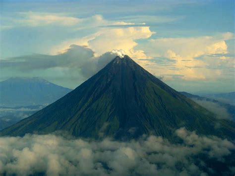 Mayon Volcano, Albay | Volcano photos, Philippines, Volcano